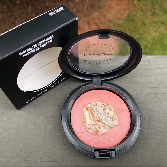 ✨✨SOLD✨✨MAC Mineralize Skinfinish SEMI PRECIOUS ROSE QUARTZ - Picture 2 of 3